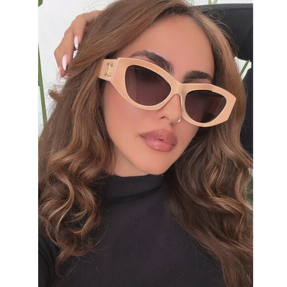 NEW Celine CL40308U Triomphe Cat Eye Nude Sunglasses - Picture 1 of 7